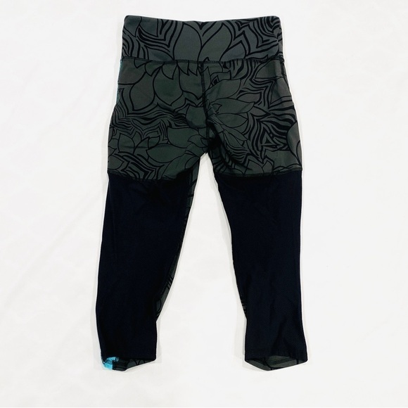 SoulCycle Grey Black Blue Floral Mesh Cutout Cropped Spin Athletic Leggings - Picture 4 of 7